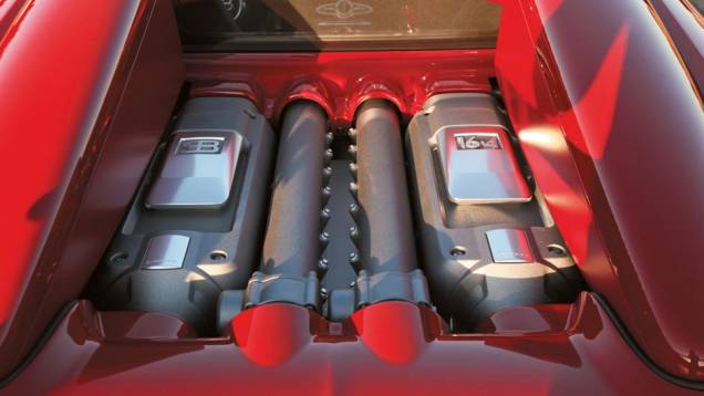 O motor W16 leva 7,1 s para atingir 200 km/h | <a href="https://quatrorodas.abril.com.br/carros/impressoes/bugatti-veyron-vitesse-699818.shtml" rel="migration">Leia mais</a>