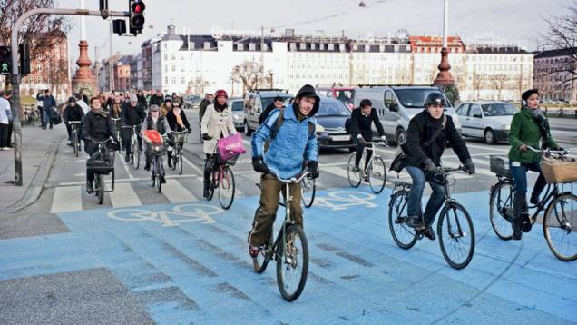 Em Copenhague, o prefeito trabalha de bicicleta | <a href="https://quatrorodas.abril.com.br/reportagens/geral/sao-paulo-faz-pelos-ciclistas-704346.shtml" rel="migration">Leia mais</a>