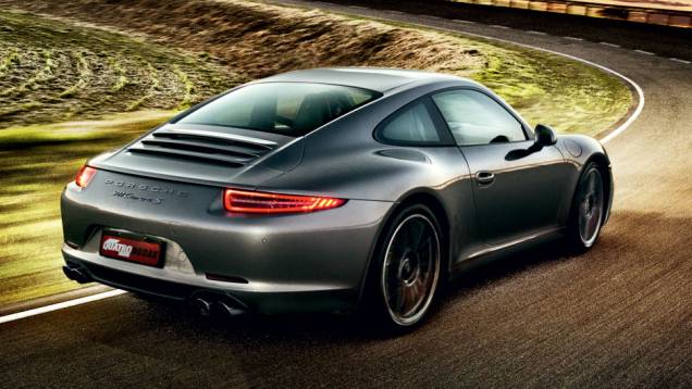 A principal mudança está na traseira, sem alterar a essência do design clássico | <a href="https://quatrorodas.abril.com.br/carros/testes/porsche-911-carrera-s-716751.shtml" rel="migration">Leia mais</a> A principal mudança está na traseira, sem alterar a essência do design clássico | <a href="https://quatrorodas.abril.com.br/carros/testes/porsche-911-carrera-s-716751.shtml" rel="migration">Leia mais</a>