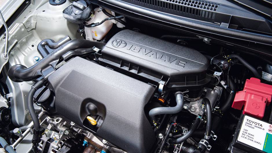 Motor 1.5 gera 96,5 cv de potência com etanol | <a href="https://quatrorodas.abril.com.br/carros/testes/toyota-etios-714860.shtml" rel="migration">Leia mais</a>