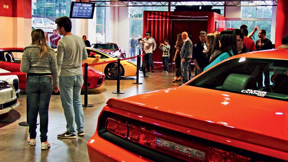 No Super Carros, esportivos para ver e acelerar | <a href="https://quatrorodas.abril.com.br/reportagens/geral/clima-garagem-724995.shtml" rel="migration">Leia mais</a>