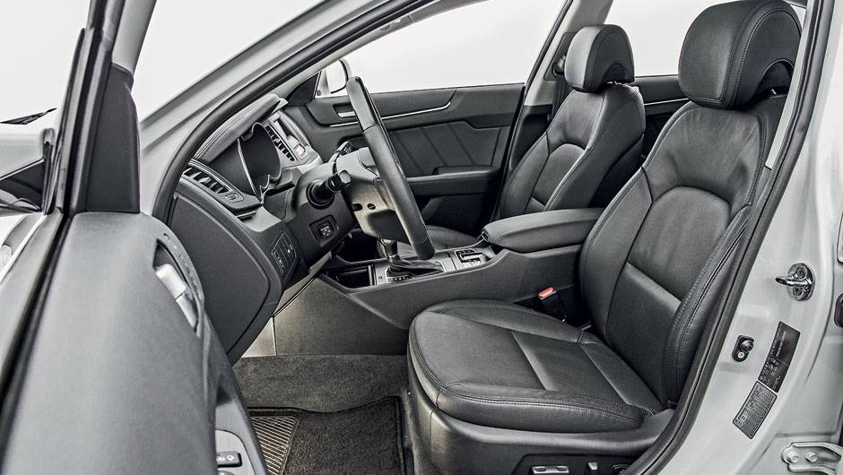 Ao compartilhar a base do Azera,... | <a href="https://quatrorodas.abril.com.br/carros/comparativos/sedas-executivos-725990.shtml" rel="migration">Leia mais</a> Ao compartilhar a base do Azera,... | <a href="https://quatrorodas.abril.com.br/carros/comparativos/sedas-executivos-725990.shtml" rel="migration">Leia mais</a>