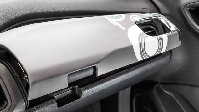 Aplique estilizado é um acessório | <a href="https://quatrorodas.abril.com.br/carros/testes/chevrolet-onix-725300.shtml" rel="migration">Leia mais</a> Aplique estilizado é um acessório | <a href="https://quatrorodas.abril.com.br/carros/testes/chevrolet-onix-725300.shtml" rel="migration">Leia mais</a>