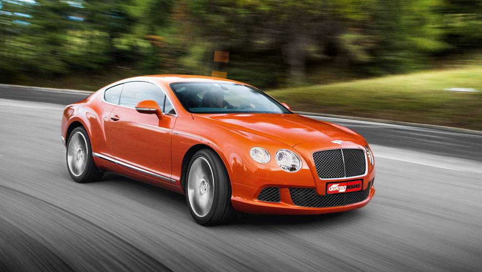 O cupê de duas portas abusa nas medidas: comprimento de 4,81 metros e mais de 2,3 toneladas de peso total | <a href="https://quatrorodas.abril.com.br/carros/impressoes/bentley-continental-gt-speed-725615.shtml" rel="migration">Leia mais</a>