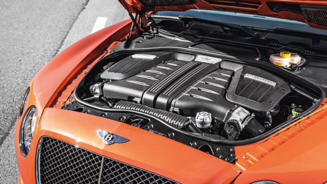 Motor de 12 cilindros em W com 625 cv | <a href="https://quatrorodas.abril.com.br/carros/impressoes/bentley-continental-gt-speed-725615.shtml" rel="migration">Leia mais</a>