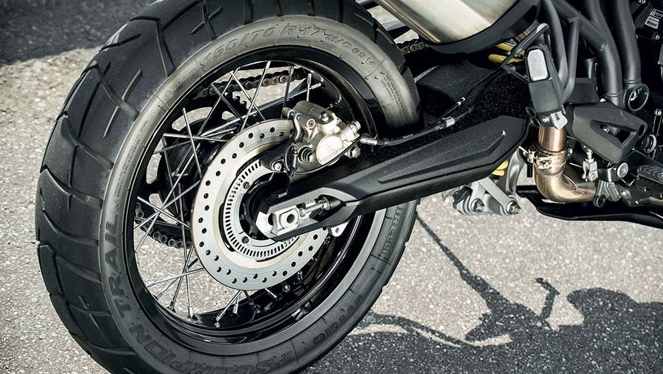 ABS da Tiger tem melhor sensibilidade ao p&eacute; | <a href="https://quatrorodas.abril.com.br/moto/testes/bmw-f-800-gs-x-triumph-tiger-800-xc-741460.shtml" rel="migration">Leia mais</a>