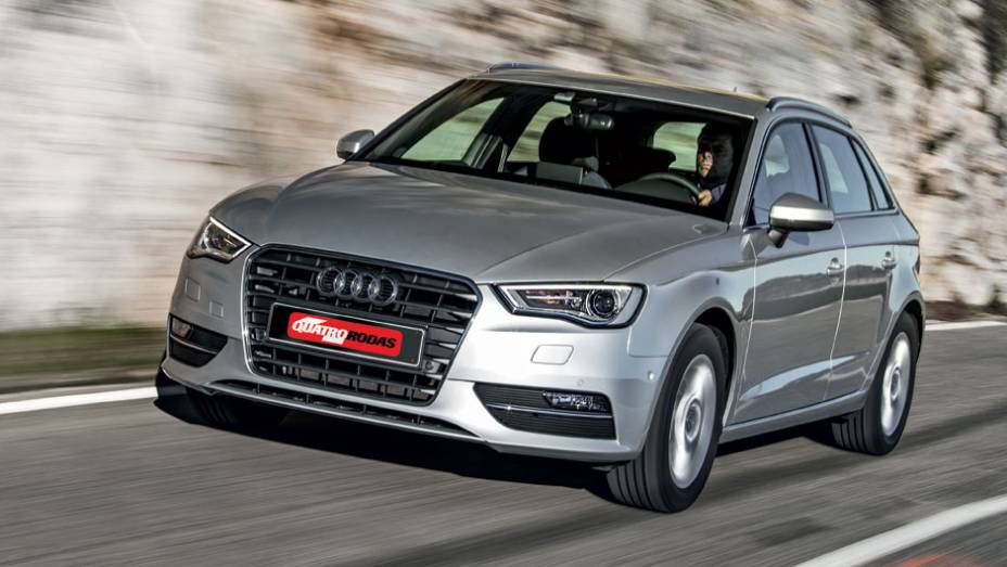 Rracks no teto reforçam seu estilo perua | <a href="https://quatrorodas.abril.com.br/carros/impressoes/audi-a3-sportback-729774.shtml" rel="migration">Leia mais</a>