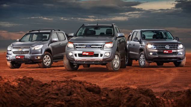 Imponentes e competentes, elas dão o maior show na terra | <a href="https://quatrorodas.abril.com.br/carros/comparativos/s10-x-ranger-x-amarok-729763.shtml" rel="migration">Leia mais</a>