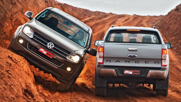 É preciso calma para achar o ponto máximo de inclinação | <a href="https://quatrorodas.abril.com.br/carros/comparativos/s10-x-ranger-x-amarok-729763.shtml" rel="migration">Leia mais</a>