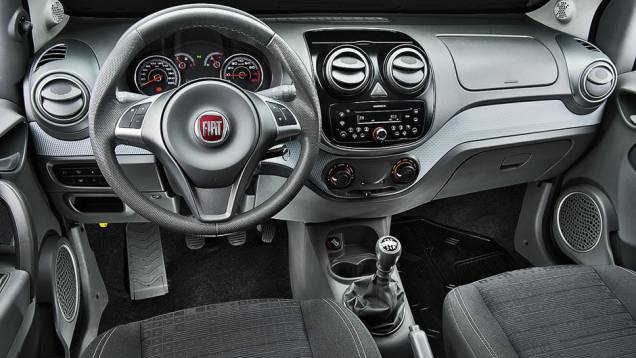 O acabamento do Palio melhorou na segunda geração | <a href="https://quatrorodas.abril.com.br/carros/comparativos/hatches-compactos-729449.shtml" rel="migration">Leia mais</a> O acabamento do Palio melhorou na segunda geração | <a href="https://quatrorodas.abril.com.br/carros/comparativos/hatches-compactos-729449.shtml" rel="migration">Leia mais</a>
