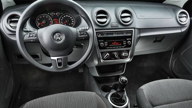 Arquitetura eletrônica permite instalação de novos equipamentos | <a href="https://quatrorodas.abril.com.br/carros/comparativos/hatches-compactos-729449.shtml" rel="migration">Leia mais</a> Arquitetura eletrônica permite instalação de novos equipamentos | <a href="https://quatrorodas.abril.com.br/carros/comparativos/hatches-compactos-729449.shtml" rel="migration">Leia mais</a>