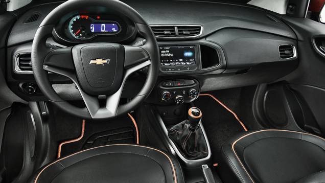 O modelo acima está carregado de itens... | <a href="https://quatrorodas.abril.com.br/carros/comparativos/hatches-compactos-729449.shtml" rel="migration">Leia mais</a> O modelo acima está carregado de itens... | <a href="https://quatrorodas.abril.com.br/carros/comparativos/hatches-compactos-729449.shtml" rel="migration">Leia mais</a>