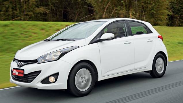 O HB20 herdou o estilo "escultura fluida" da marca | <a href="https://quatrorodas.abril.com.br/carros/comparativos/hatches-compactos-729449.shtml" rel="migration">Leia mais</a> O HB20 herdou o estilo "escultura fluida" da marca | <a href="https://quatrorodas.abril.com.br/carros/comparativos/hatches-compactos-729449.shtml" rel="migration">Leia mais</a>