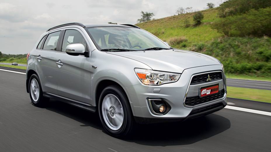 Retoques em grade e para-choque | <a href="https://quatrorodas.abril.com.br/carros/lancamentos/mitsubishi-asx-awd-732859.shtml" rel="migration">Leia mais</a>