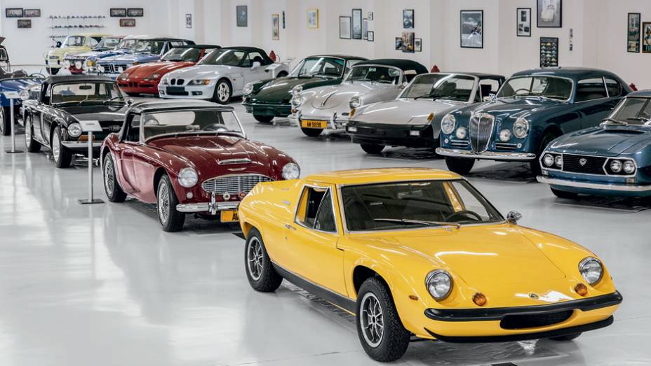 Ingleses Lotus Europa e Austin Healey puxam o cordão europeu | <a href="https://quatrorodas.abril.com.br/reportagens/geral/arca-tesouros-733321.shtml" rel="migration">Leia mais</a>