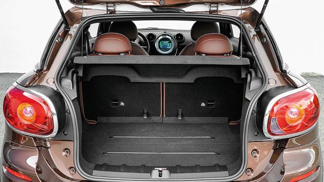 Porta-malas de 330 litros é ampliado... | <a href="https://quatrorodas.abril.com.br/carros/impressoes/mini-paceman-cooper-s-733312.shtml" rel="migration">Leia mais</a>