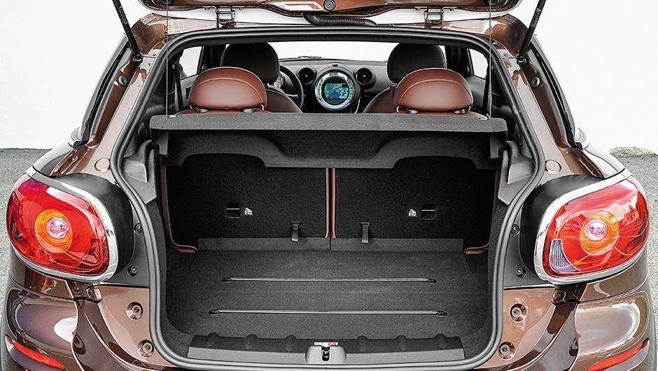 Porta-malas de 330 litros é ampliado... | <a href="https://quatrorodas.abril.com.br/carros/impressoes/mini-paceman-cooper-s-733312.shtml" rel="migration">Leia mais</a>