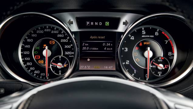 Belos relógios se mesclam com visor de alta definição | <a href="https://quatrorodas.abril.com.br/carros/testes/mercedes-benz-sl-63-amg-735712.shtml" rel="migration">Leia mais</a> Belos relógios se mesclam com visor de alta definição | <a href="https://quatrorodas.abril.com.br/carros/testes/mercedes-benz-sl-63-amg-735712.shtml" rel="migration">Leia mais</a>