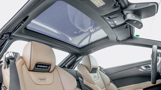 .. mas escurece quando o Magic Sky Control é acionado | <a href="https://quatrorodas.abril.com.br/carros/testes/mercedes-benz-sl-63-amg-735712.shtml" rel="migration">Leia mais</a> .. mas escurece quando o Magic Sky Control é acionado | <a href="https://quatrorodas.abril.com.br/carros/testes/mercedes-benz-sl-63-amg-735712.shtml" rel="migration">Leia mais</a>