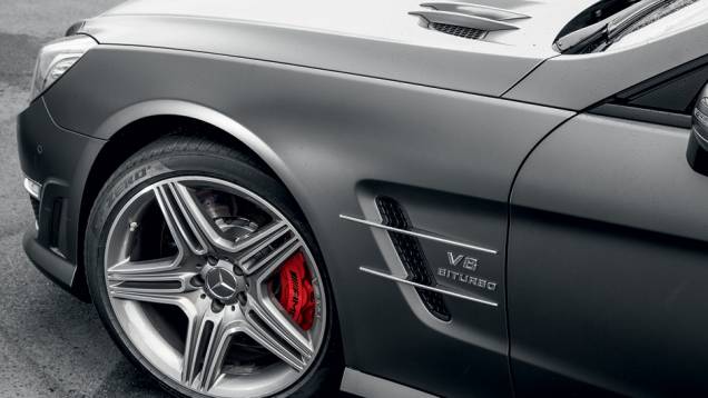 <a href="https://quatrorodas.abril.com.br/carros/testes/mercedes-benz-sl-63-amg-735712.shtml" rel="migration">Leia mais</a> <a href="https://quatrorodas.abril.com.br/carros/testes/mercedes-benz-sl-63-amg-735712.shtml" rel="migration">Leia mais</a>