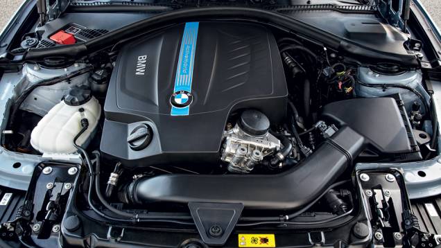 O 3.0 turbo dianteiro gera 306 cv | <a href="https://quatrorodas.abril.com.br/carros/impressoes/bmw-activehybrid3-736194.shtml" rel="migration">Leia mais</a> O 3.0 turbo dianteiro gera 306 cv | <a href="https://quatrorodas.abril.com.br/carros/impressoes/bmw-activehybrid3-736194.shtml" rel="migration">Leia mais</a>