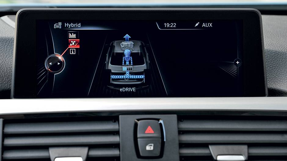 ...que vai do puramente el&eacute;trico... | <a href="https://quatrorodas.abril.com.br/carros/impressoes/bmw-activehybrid3-736194.shtml" rel="migration">Leia mais</a>