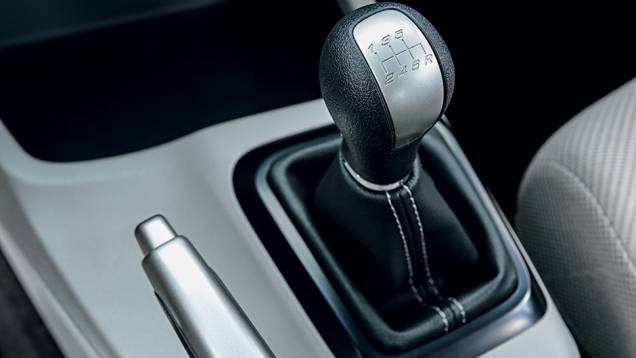 Versão de entrada traz novo câmbio manual de seis marchas | <a href="https://quatrorodas.abril.com.br/carros/testes/honda-civic-2014-735270.shtml" rel="migration">Leia mais</a> Versão de entrada traz novo câmbio manual de seis marchas | <a href="https://quatrorodas.abril.com.br/carros/testes/honda-civic-2014-735270.shtml" rel="migration">Leia mais</a>