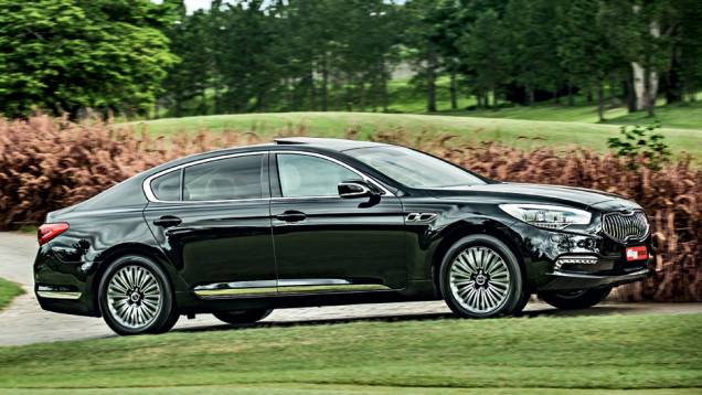 Vidros especiais garantem o silêncio a bordo | <a href="https://quatrorodas.abril.com.br/carros/testes/kia-quoris-735960.shtml" rel="migration">Leia mais</a> Vidros especiais garantem o silêncio a bordo | <a href="https://quatrorodas.abril.com.br/carros/testes/kia-quoris-735960.shtml" rel="migration">Leia mais</a>