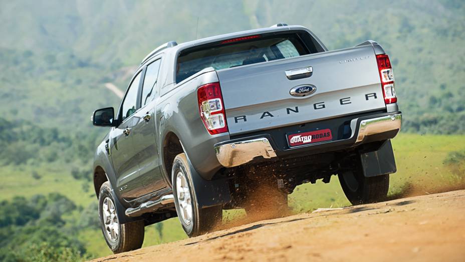 Tem melhor compromisso entre uso urbano e fora de estrada, desde que um posto de abastecimento não esteja muito longe | <a href="https://quatrorodas.abril.com.br/carros/comparativos/chevrolet-s10-flex-x-ford-ranger-flex-735678.shtml" rel="migration">Leia mais</a>