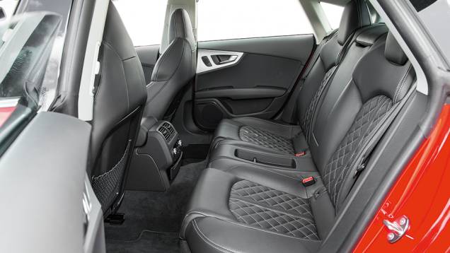 ...para todos | <a href="https://quatrorodas.abril.com.br/carros/testes/audi-s7-sportback-739614.shtml" rel="migration">Leia mais</a> ...para todos | <a href="https://quatrorodas.abril.com.br/carros/testes/audi-s7-sportback-739614.shtml" rel="migration">Leia mais</a>