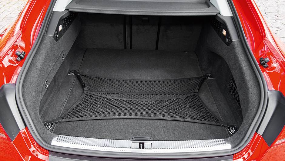 Porta-malas: espa&ccedil;o para 535 litros de bagagem | <a href="https://quatrorodas.abril.com.br/carros/testes/audi-s7-sportback-739614.shtml" rel="migration">Leia mais</a>