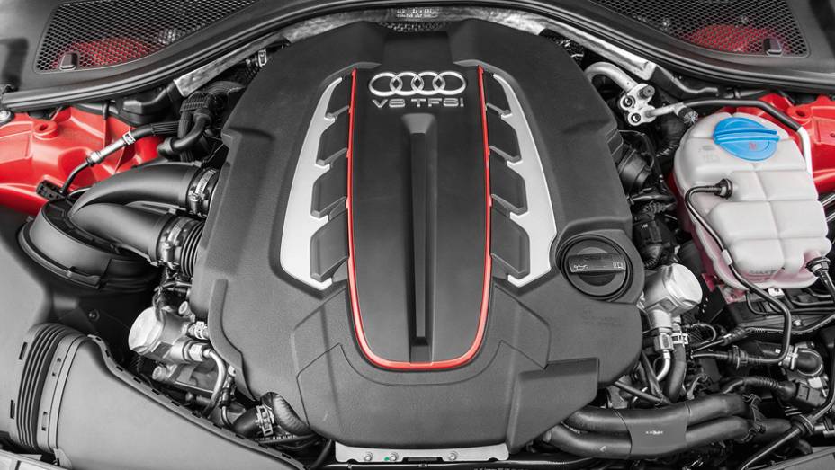 Motor V8 pode funcionar com apenas 4 cilindros | <a href="https://quatrorodas.abril.com.br/carros/testes/audi-s7-sportback-739614.shtml" rel="migration">Leia mais</a>