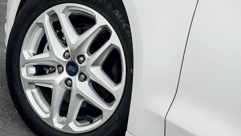<a href="https://quatrorodas.abril.com.br/carros/testes/ford-fusion-2-5-flex-736957.shtml" rel="migration">Leia mais</a>