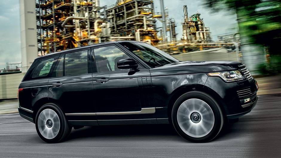 Quarta gera&ccedil;&atilde;o do Range Rover ganhou tra&ccedil;os do Evoque | <a href="https://quatrorodas.abril.com.br/carros/testes/land-rover-range-rover-vogue-738240.shtml" rel="migration">Leia mais</a>