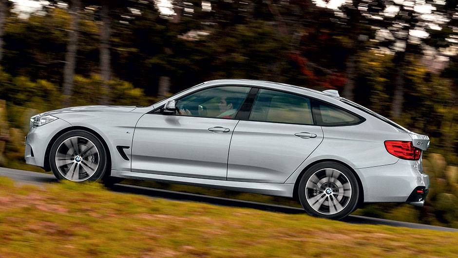 O aerof&oacute;lio se prolonga para dar mais ader&ecirc;ncia ao eixo traseiro | <a href="https://quatrorodas.abril.com.br/carros/impressoes/bmw-335i-gt-740953.shtml" rel="migration">Leia mais</a>