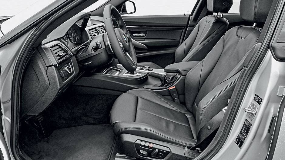 Com exce&ccedil;&atilde;o da posi&ccedil;&atilde;o de dirigir, j&aacute; que o motorista fica 6 cm mais alto que no sed&atilde; | <a href="https://quatrorodas.abril.com.br/carros/impressoes/bmw-335i-gt-740953.shtml" rel="migration">Leia mais</a>