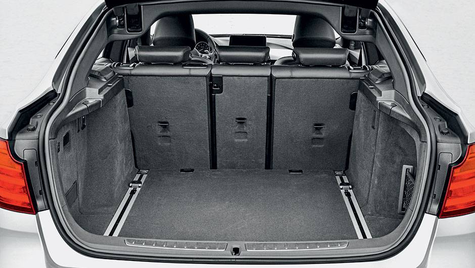 Porta-malas de 520 litros, maior que o da perua | <a href="https://quatrorodas.abril.com.br/carros/impressoes/bmw-335i-gt-740953.shtml" rel="migration">Leia mais</a>