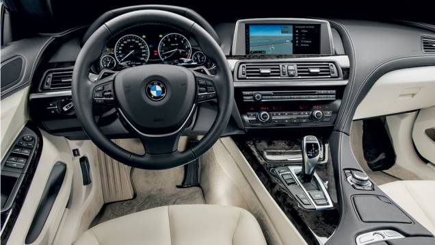 Interior claro é belo, mas suja só com o olhar | <a href="https://quatrorodas.abril.com.br/carros/lancamentos/bmw-serie-6-gran-coupe-740122.shtml" rel="migration">Leia mais</a>