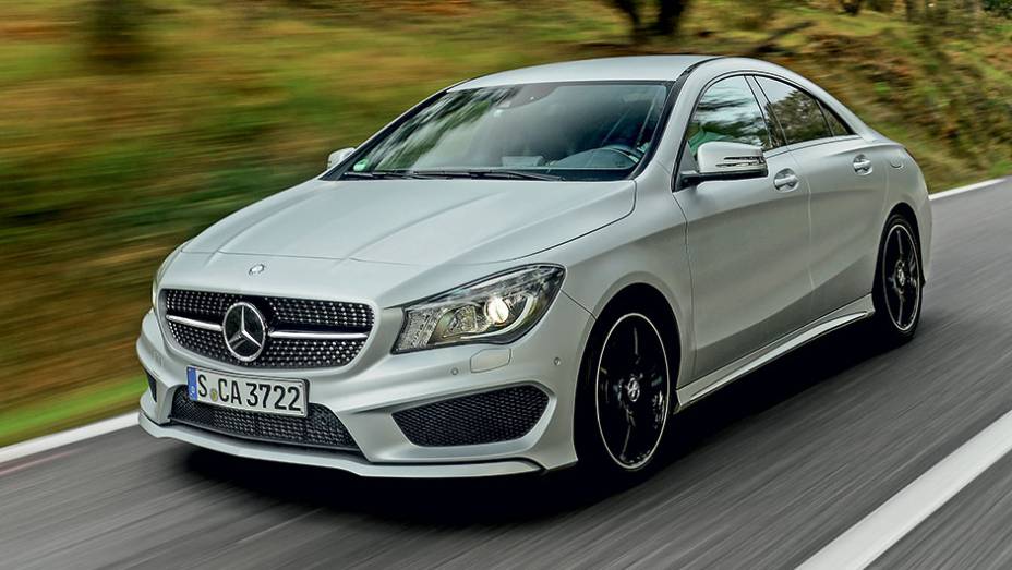 A frente é praticamente a mesma do novo Classe A | <a href="https://quatrorodas.abril.com.br/carros/impressoes/mercedes-benz-cla-250-740748.shtml" rel="migration">Leia mais</a>