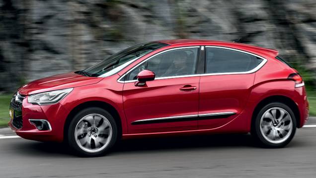 Linha DS tem status de marca com vida própria | <a href="https://quatrorodas.abril.com.br/carros/testes/citroen-ds4-740640.shtml" rel="migration">Leia mais</a>