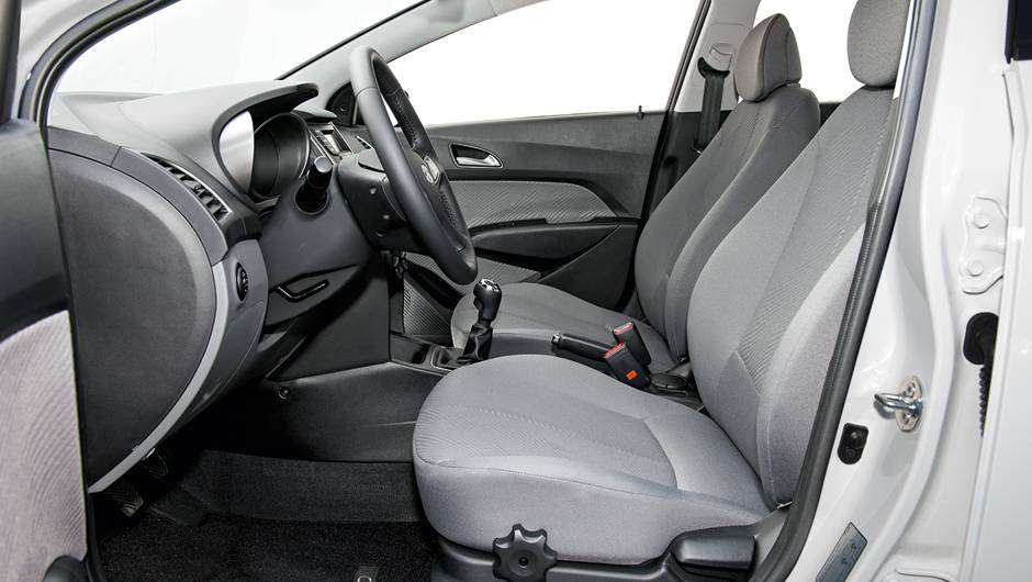 Tons de cinza: decora&ccedil;&atilde;o atual | <a href="https://quatrorodas.abril.com.br/carros/testes/hyundai-hb20s-740012.shtml" rel="migration">Leia mais</a>