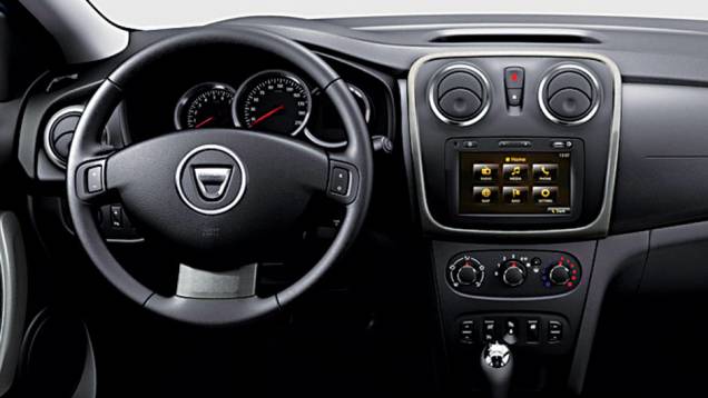 Novo monitor é opcional | <a href="https://quatrorodas.abril.com.br/carros/impressoes/dacia-sandero-740710.shtml" rel="migration">Leia mais</a>