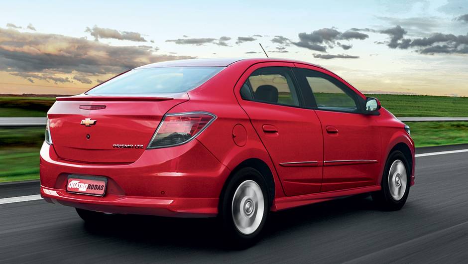 Brake-light &eacute; incrustado na tampa traseira | <a href="https://quatrorodas.abril.com.br/carros/comparativos/chevrolet-prisma-ltz-x-hyundai-hb20s-premium-740129.shtml" rel="migration">Leia mais</a>