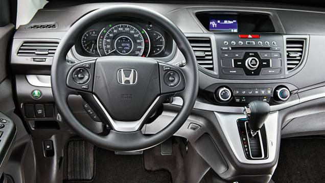 Mais tecnológico, CR-V ajuda o motorista a economizar | <a href="https://quatrorodas.abril.com.br/carros/comparativos/honda-cr-v-x-hyundai-ix35-744731.shtml" rel="migration">Leia mais</a> Mais tecnológico, CR-V ajuda o motorista a economizar | <a href="https://quatrorodas.abril.com.br/carros/comparativos/honda-cr-v-x-hyundai-ix35-744731.shtml" rel="migration">Leia mais</a>