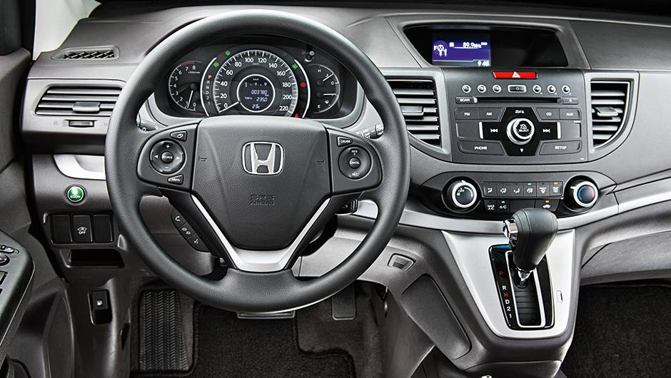 Mais tecnol&oacute;gico, CR-V ajuda o motorista a economizar | <a href="https://quatrorodas.abril.com.br/carros/comparativos/honda-cr-v-x-hyundai-ix35-744731.shtml" rel="migration">Leia mais</a>