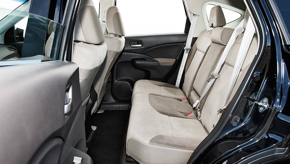 Assento traseiro modular &eacute; escamote&aacute;vel | <a href="https://quatrorodas.abril.com.br/carros/comparativos/honda-cr-v-x-hyundai-ix35-744731.shtml" rel="migration">Leia mais</a>