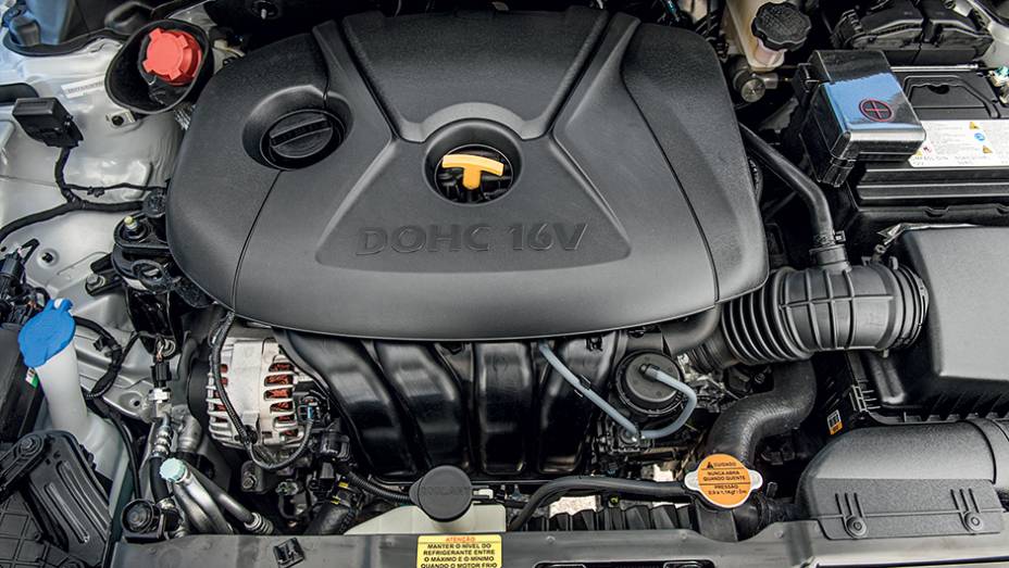 Motor 2.0 fez do Elantra o mais rápido do segmento | <a href="https://quatrorodas.abril.com.br/carros/lancamentos/hyundai-elantra-2-0-flex-742637.shtml" rel="migration">Leia mais</a>