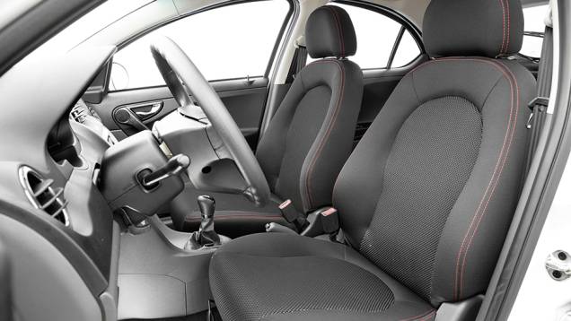 Bancos são macios | <a href="https://quatrorodas.abril.com.br/carros/comparativos/jac-j3-1-5-s-x-chery-celer-1-5-744920.shtml" rel="migration">Leia mais</a> Bancos são macios | <a href="https://quatrorodas.abril.com.br/carros/comparativos/jac-j3-1-5-s-x-chery-celer-1-5-744920.shtml" rel="migration">Leia mais</a>