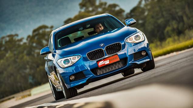 O para-choque redesenhado deixou o hatch com visual de carro nervoso | <a href="https://quatrorodas.abril.com.br/carros/testes/bmw-125i-m-sport-748254.shtml" rel="migration">Leia mais</a>