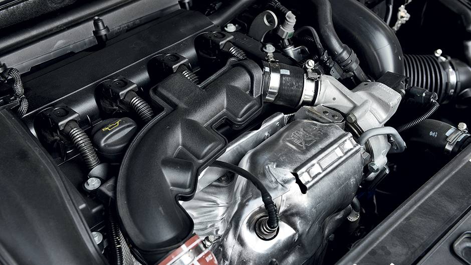 Com 163 cv, o motor 1.6 THP &eacute; o mesmo da linha DS | <a href="https://quatrorodas.abril.com.br/carros/lancamentos/citroen-c4-lounge-749737.shtml" rel="migration">Saiba mais sobre o C4 Lounge</a> | <a href="https://quatrorodas.abril.com.br/carros/impressoes/citroen-c4-l-1-6-" rel="migration"></a>